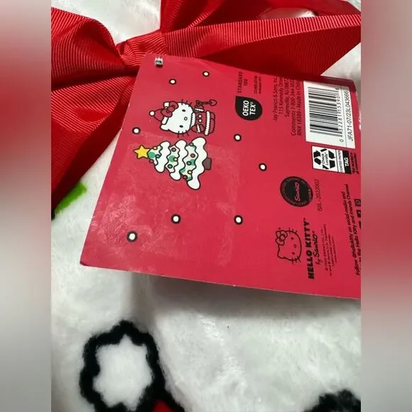 Hello Kitty Christmas blanket 50x70 in throw